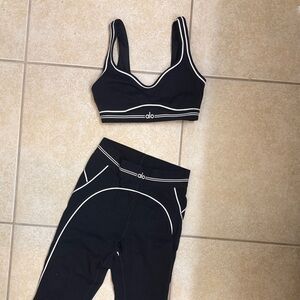 ALO Yoga bla and leggings set